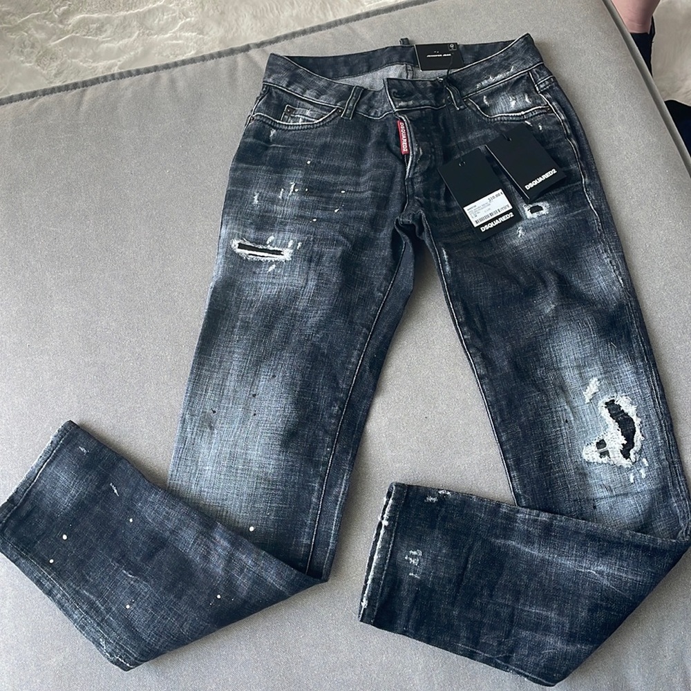 BRAND NEW Black Distressed Women’s Jeans.